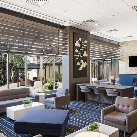 Best Western Premier Calgary Plaza Hotel&Conference Centre Exterior foto