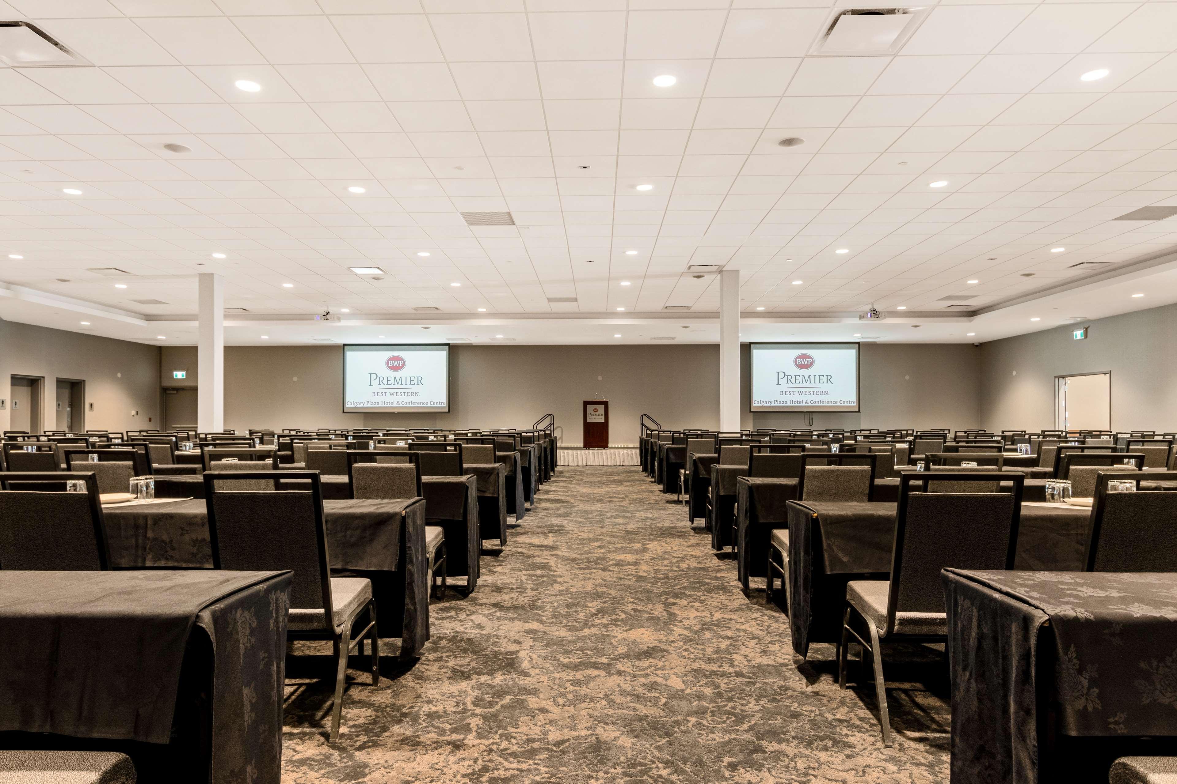 Best Western Premier Calgary Plaza Hotel&Conference Centre Exterior foto