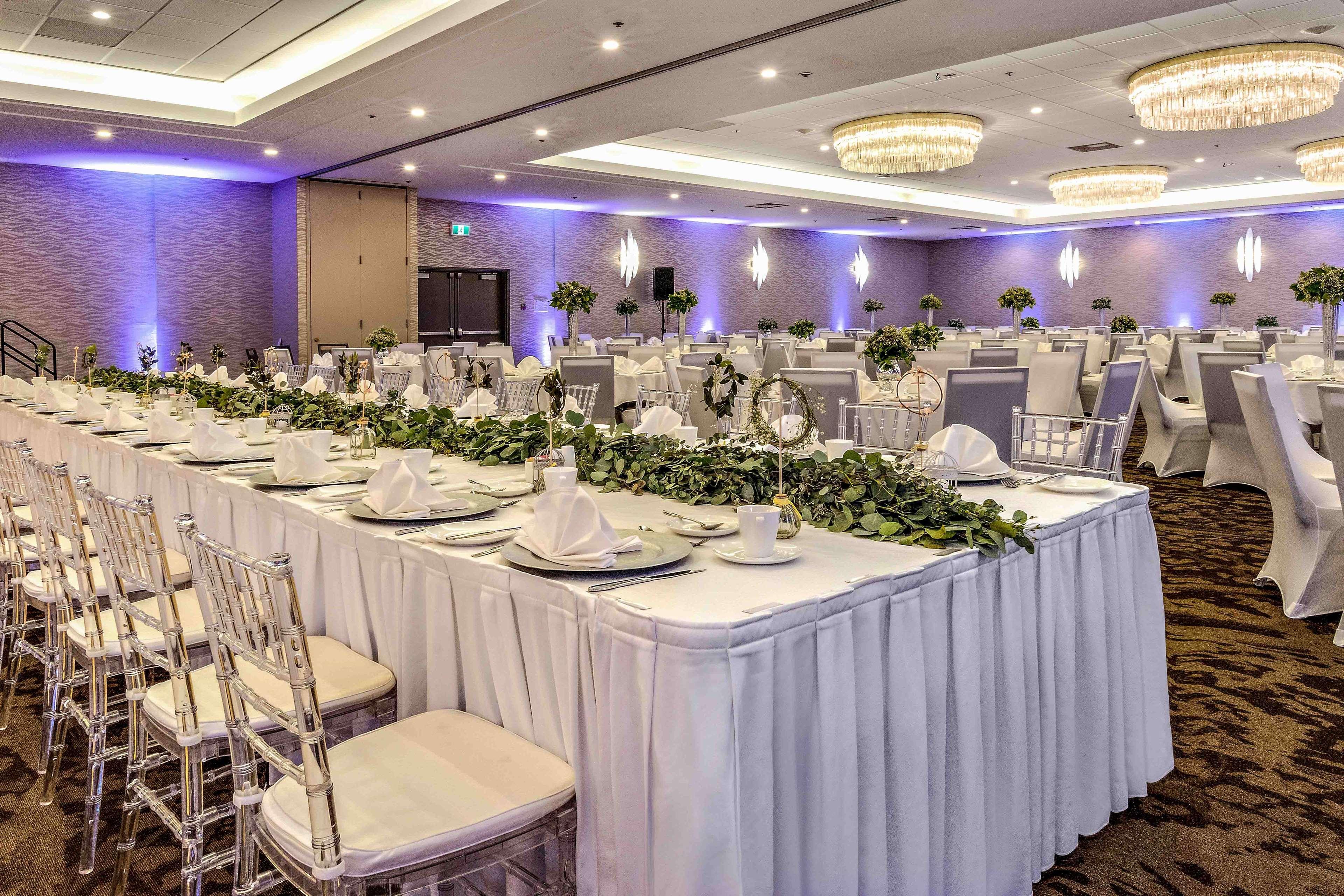 Best Western Premier Calgary Plaza Hotel&Conference Centre Exterior foto
